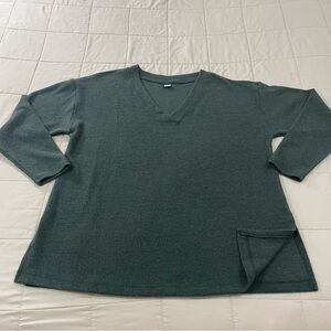 Old Navy Plush Tee Three Quarter Sleeve Size Large V-Neck Green